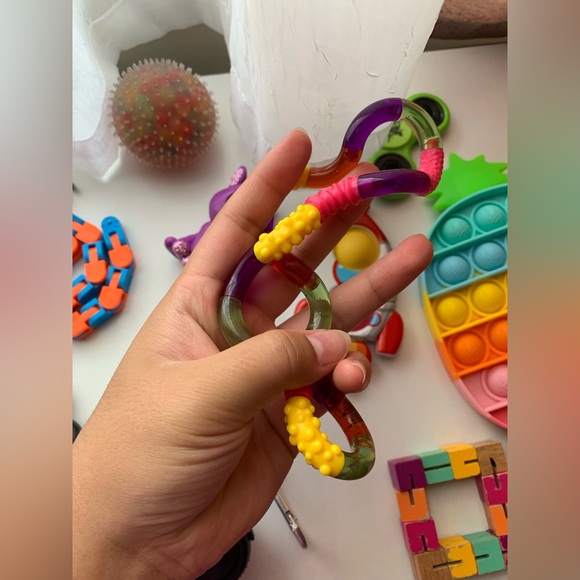 Fidget toy lot - Picture 7 of 7